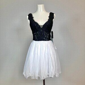 NEW Black & White Lace Plunge V-Neck Knee Length Cocktail Party Dress 1 NWT